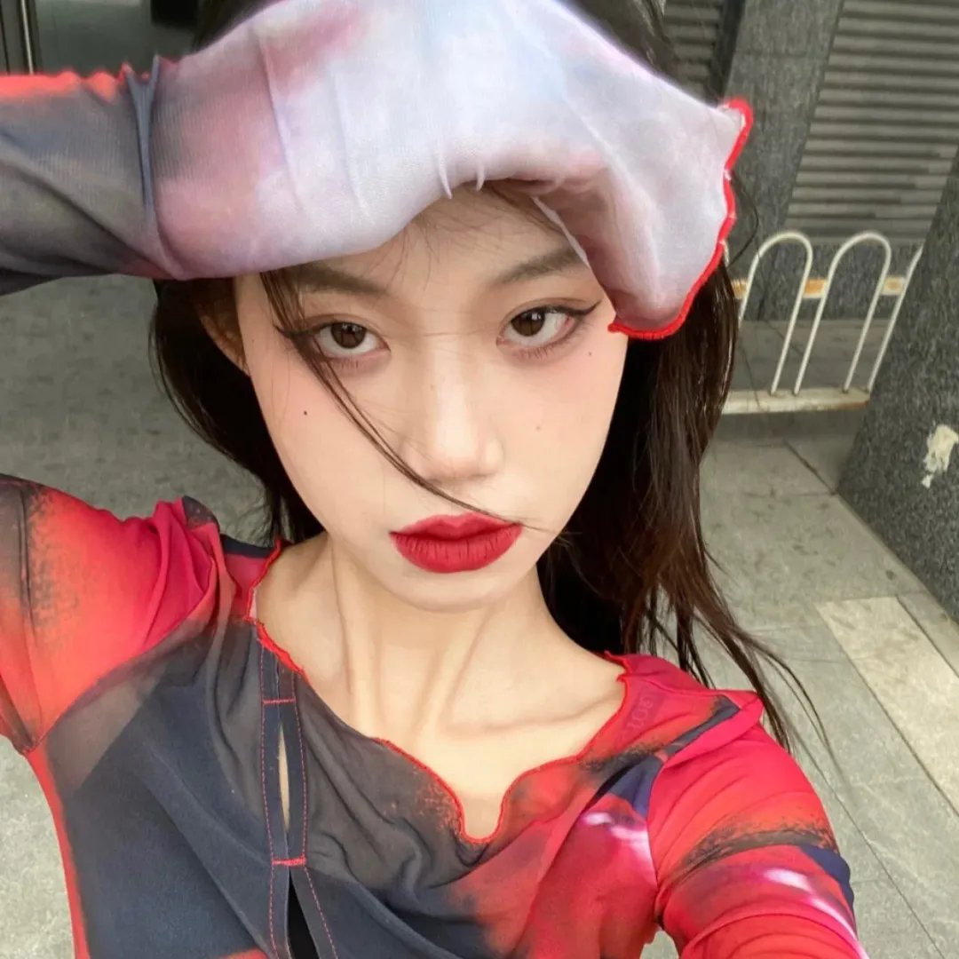 雨中的女人